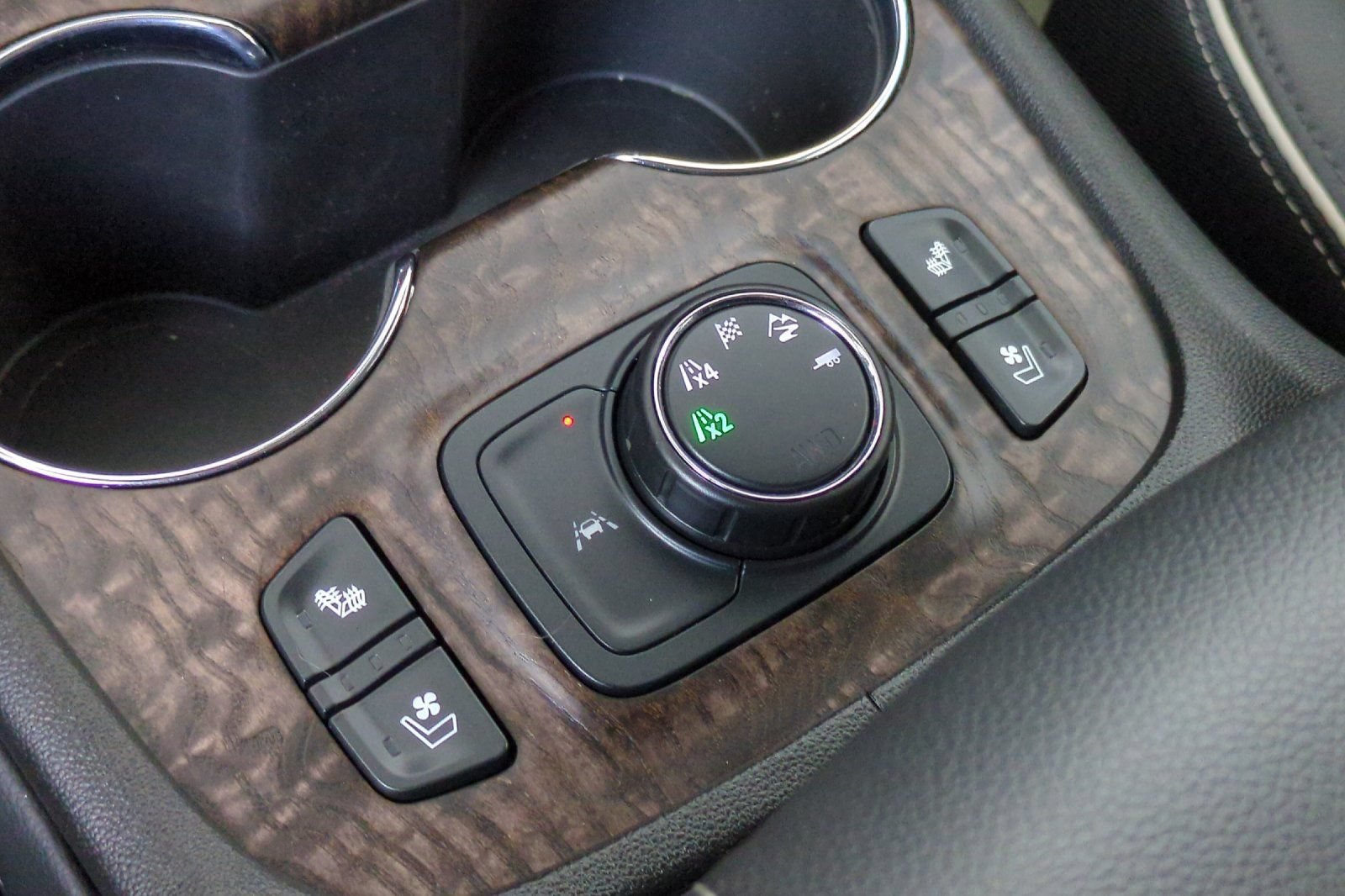 Used 2023 GMC Acadia Denali w/ Denali Ultimate Package AWD/4WD image 32