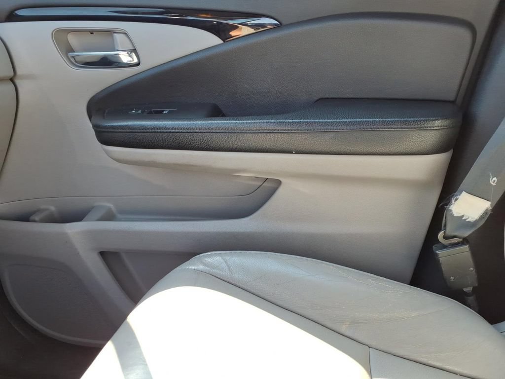 Used 2018 Honda Pilot Touring image 23
