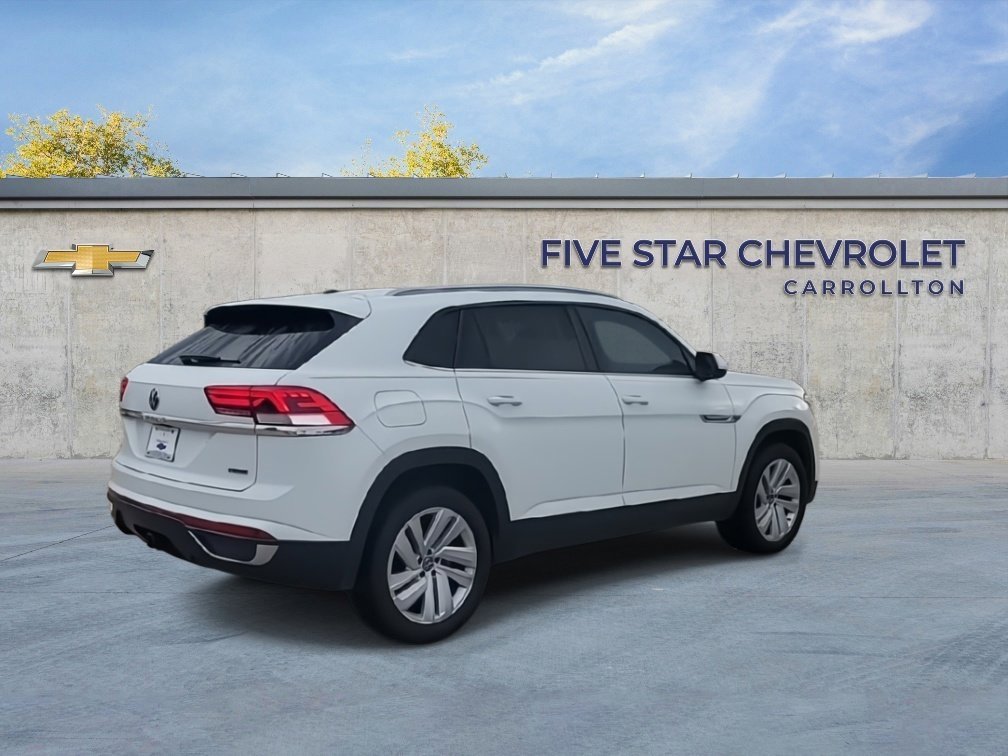 Used 2020 Volkswagen Atlas Cross Sport SE w/ Towing Package image 8