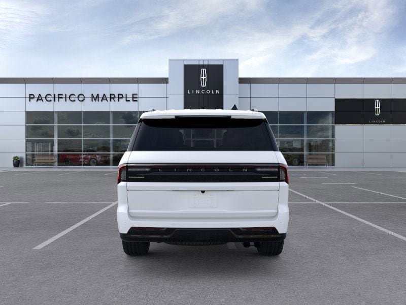 New 2026 Lincoln Navigator Reserve image 5