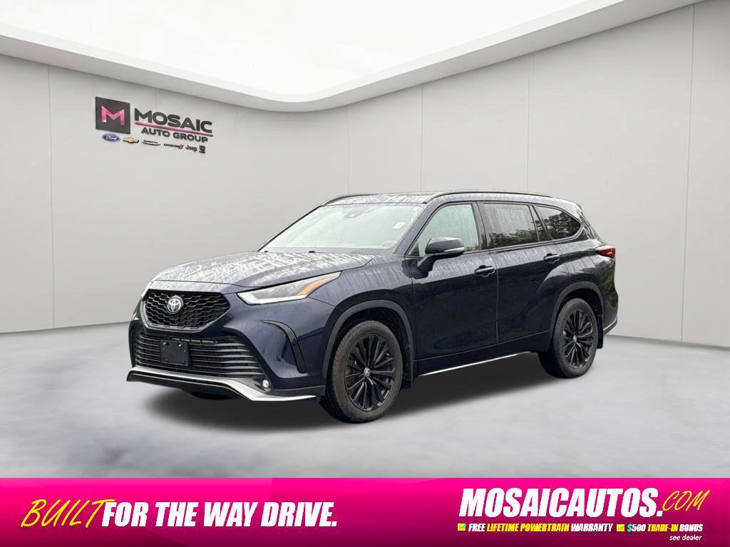 Used 2023 Toyota Highlander L AWD/4WD image 3