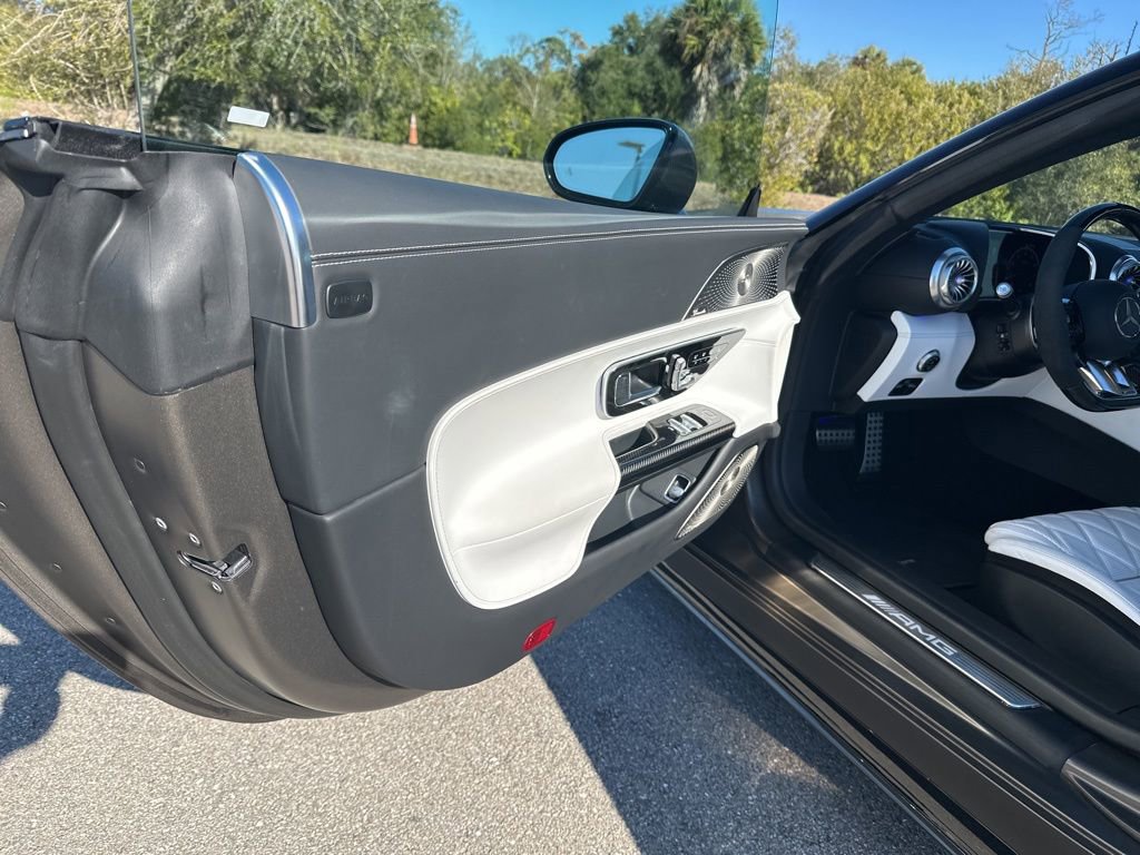 Used 2025 Mercedes-Benz SL 63 AMG 4MATIC image 16