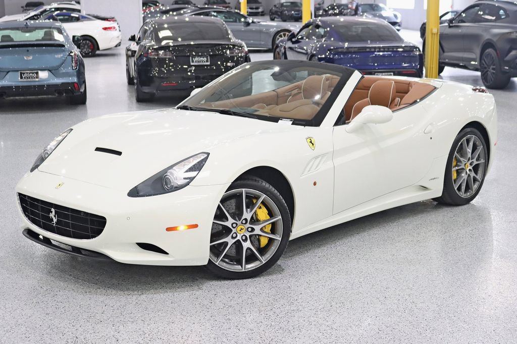 Used 2011 Ferrari California RWD image 9
