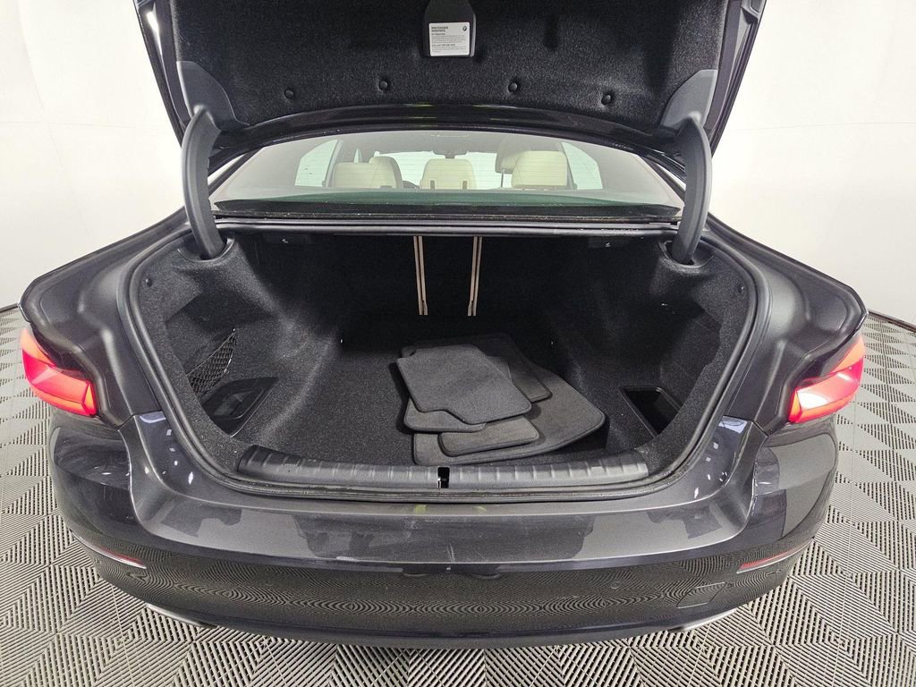 Used 2022 BMW 530i xDrive w/ Premium Package image 15