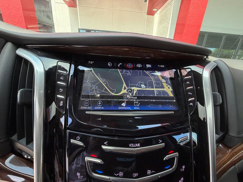 Used 2020 Cadillac Escalade ESV Premium Luxury AWD/4WD image 22