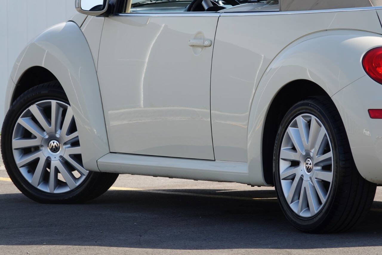 Used 2008 Volkswagen Beetle SE FWD image 19