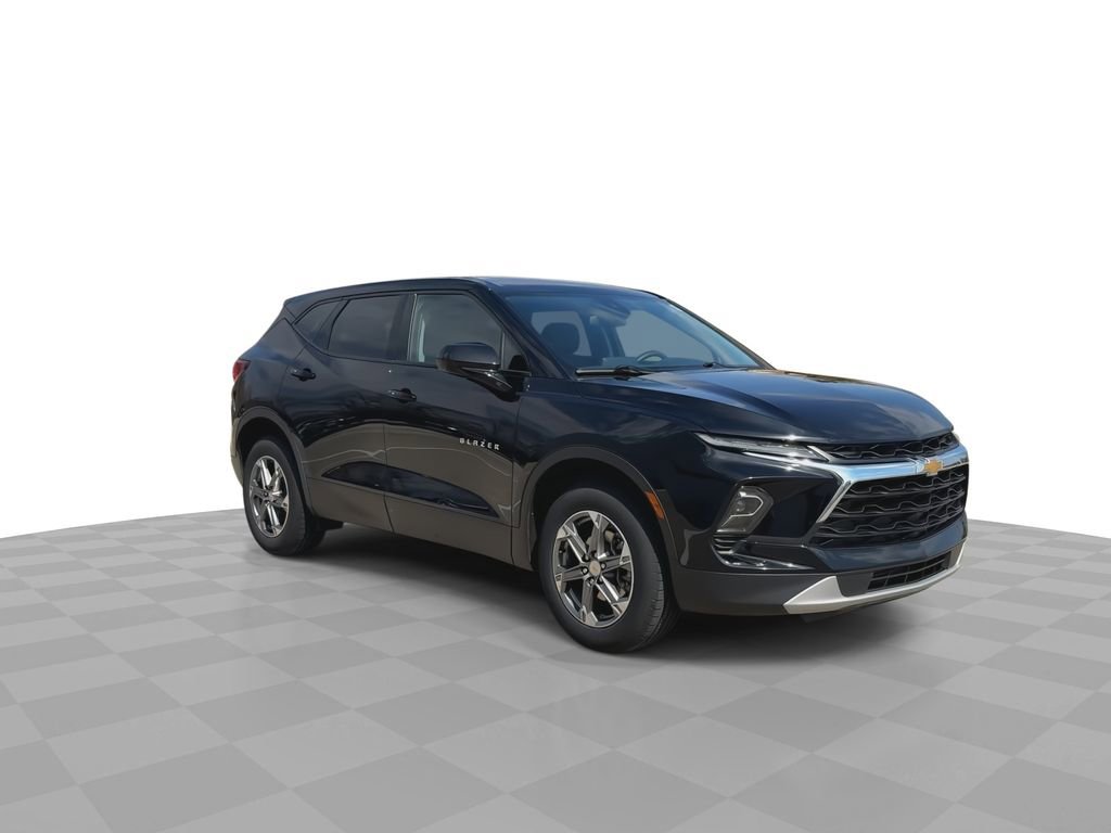 Certified 2023 Chevrolet Blazer LT w/ Driver Confidence Package AWD/4WD image 2