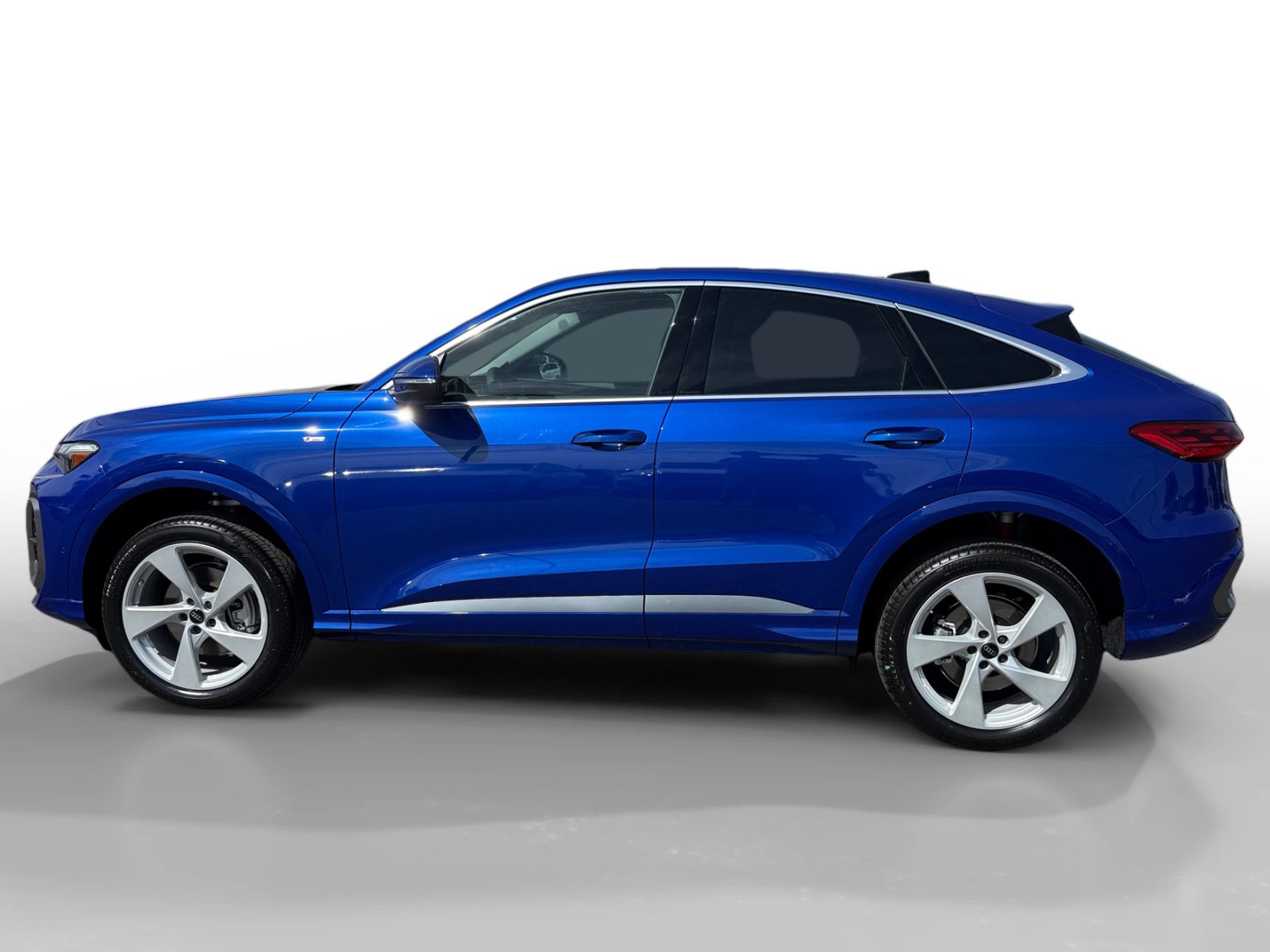 New 2026 Audi Q5 Premium Plus AWD/4WD image 2