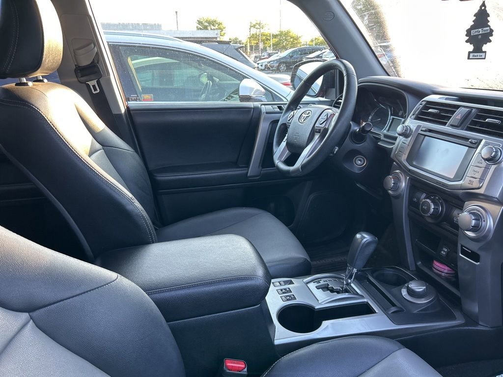 Used 2017 Toyota 4Runner SR5 Premium AWD/4WD image 11