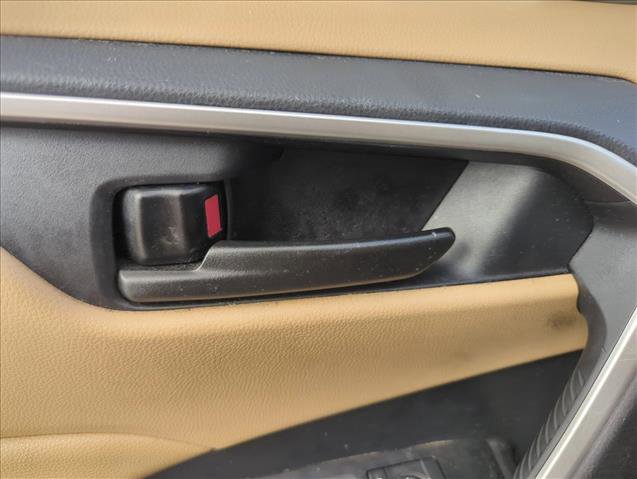 Used 2019 Toyota RAV4 LE image 21