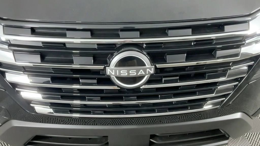 New 2025 Nissan Rogue S image 11