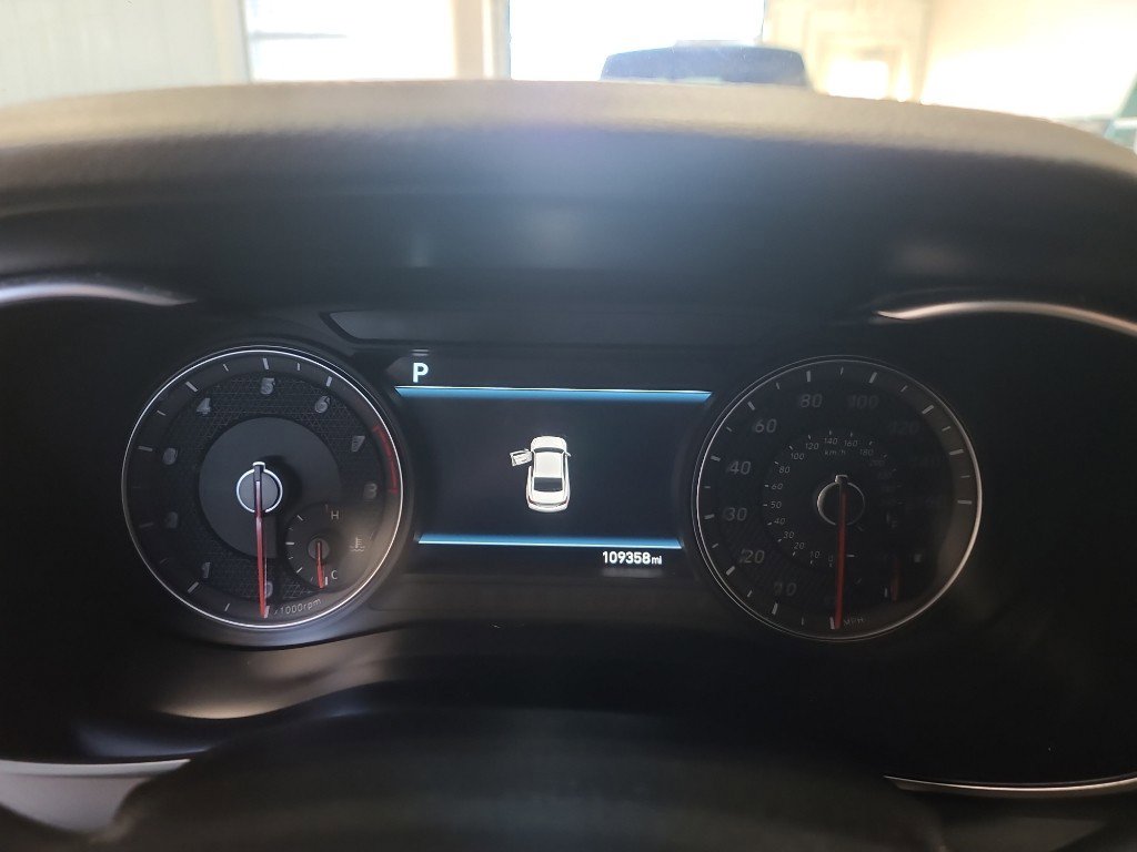 Used 2020 Genesis G70 2.0T w/ Elite Package image 12