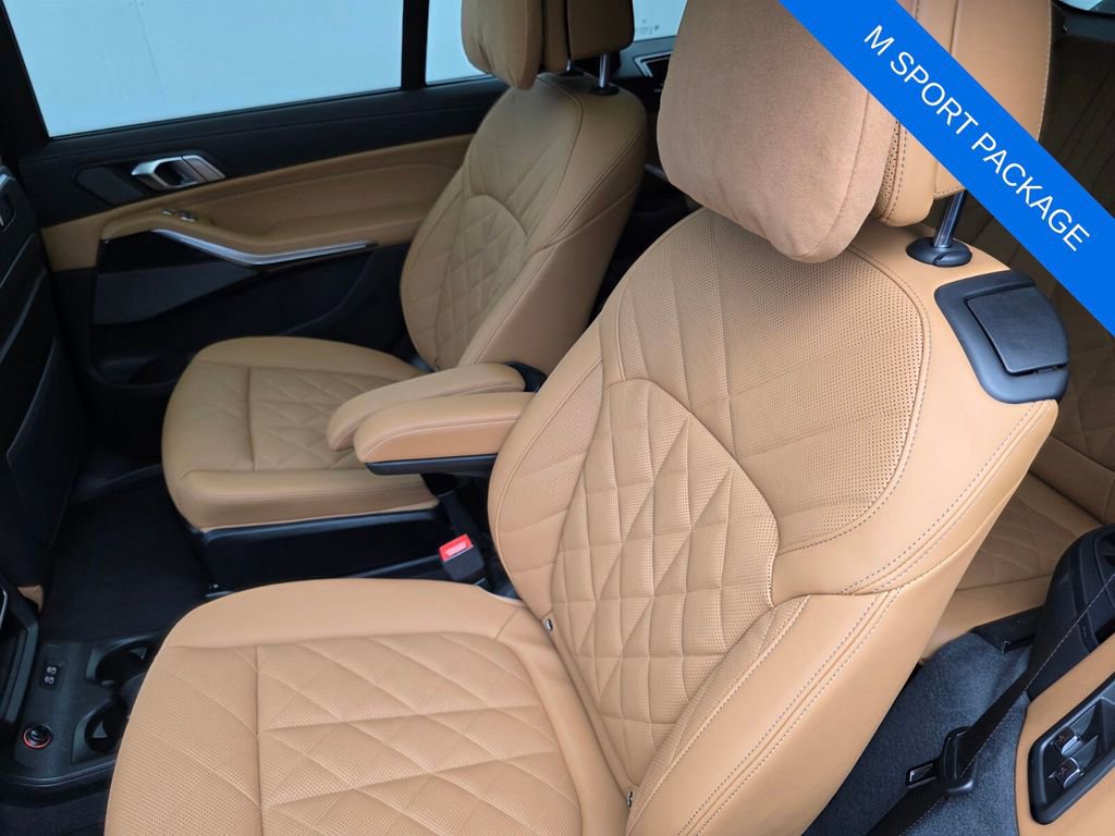 Used 2025 BMW X7 xDrive40i w/ M Sport Package image 16