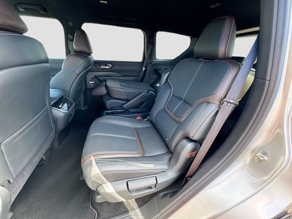 Used 2025 Nissan Armada SL w/ Captain's Chari Seat Package image 24