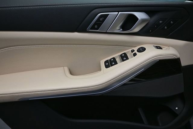 Used 2021 BMW X5 xDrive45e AWD/4WD image 17