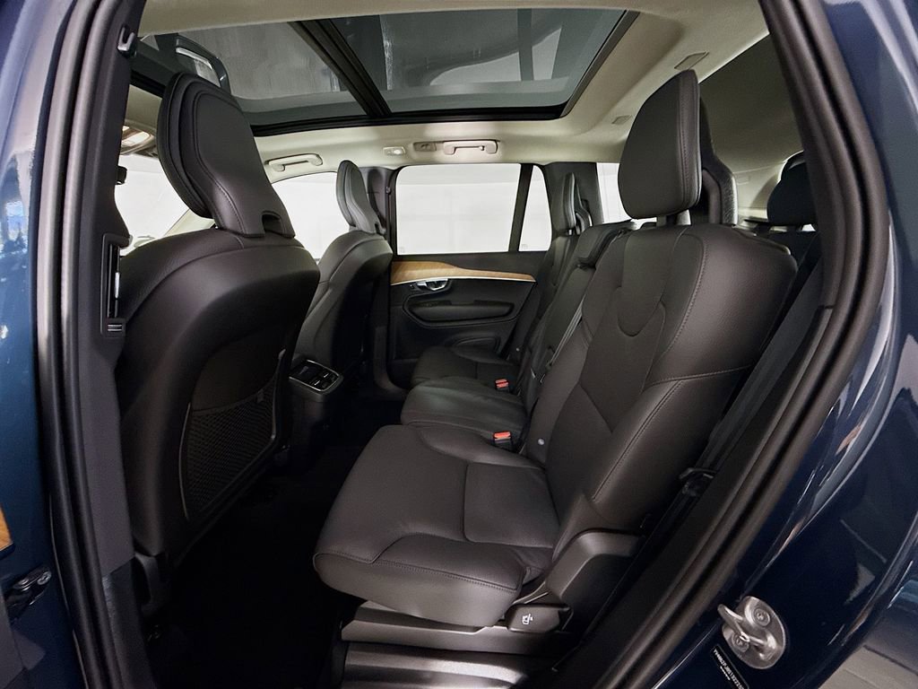 Certified 2025 Volvo XC90 B6 Core image 25