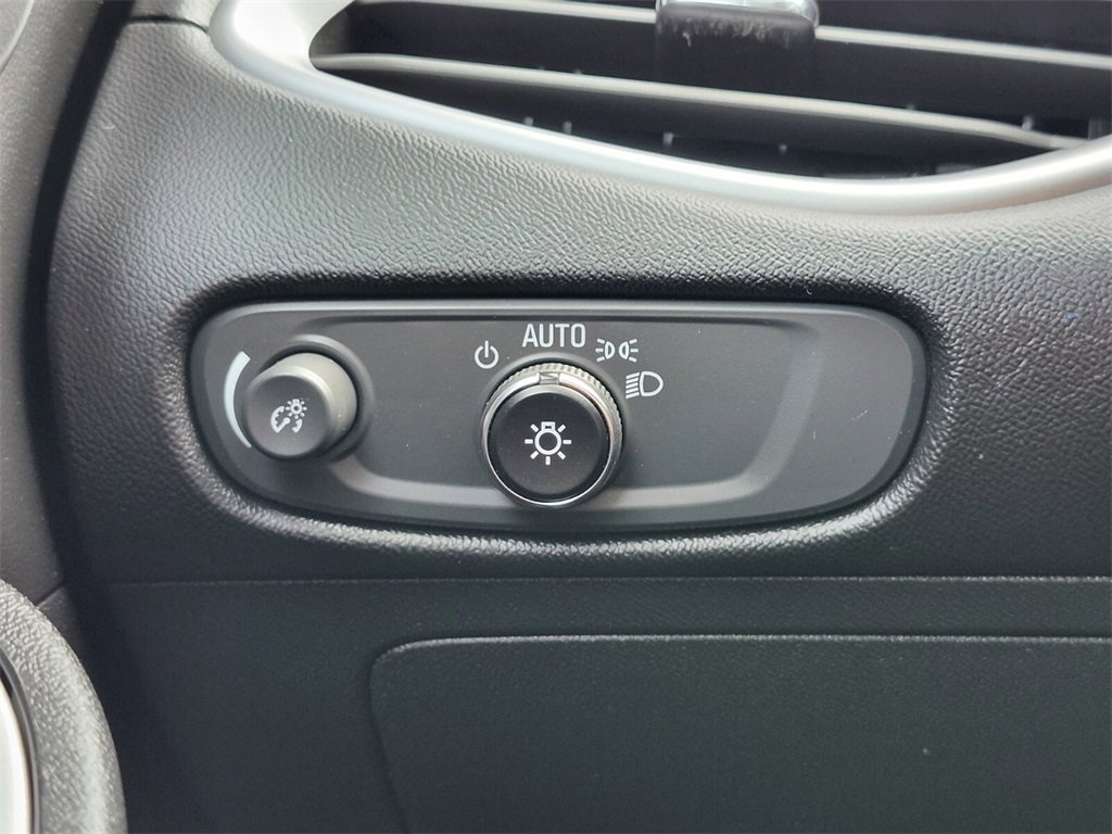 Used 2023 Chevrolet Malibu LS image 21