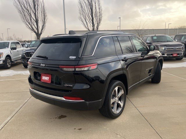 Used 2023 Jeep Grand Cherokee Limited image 6