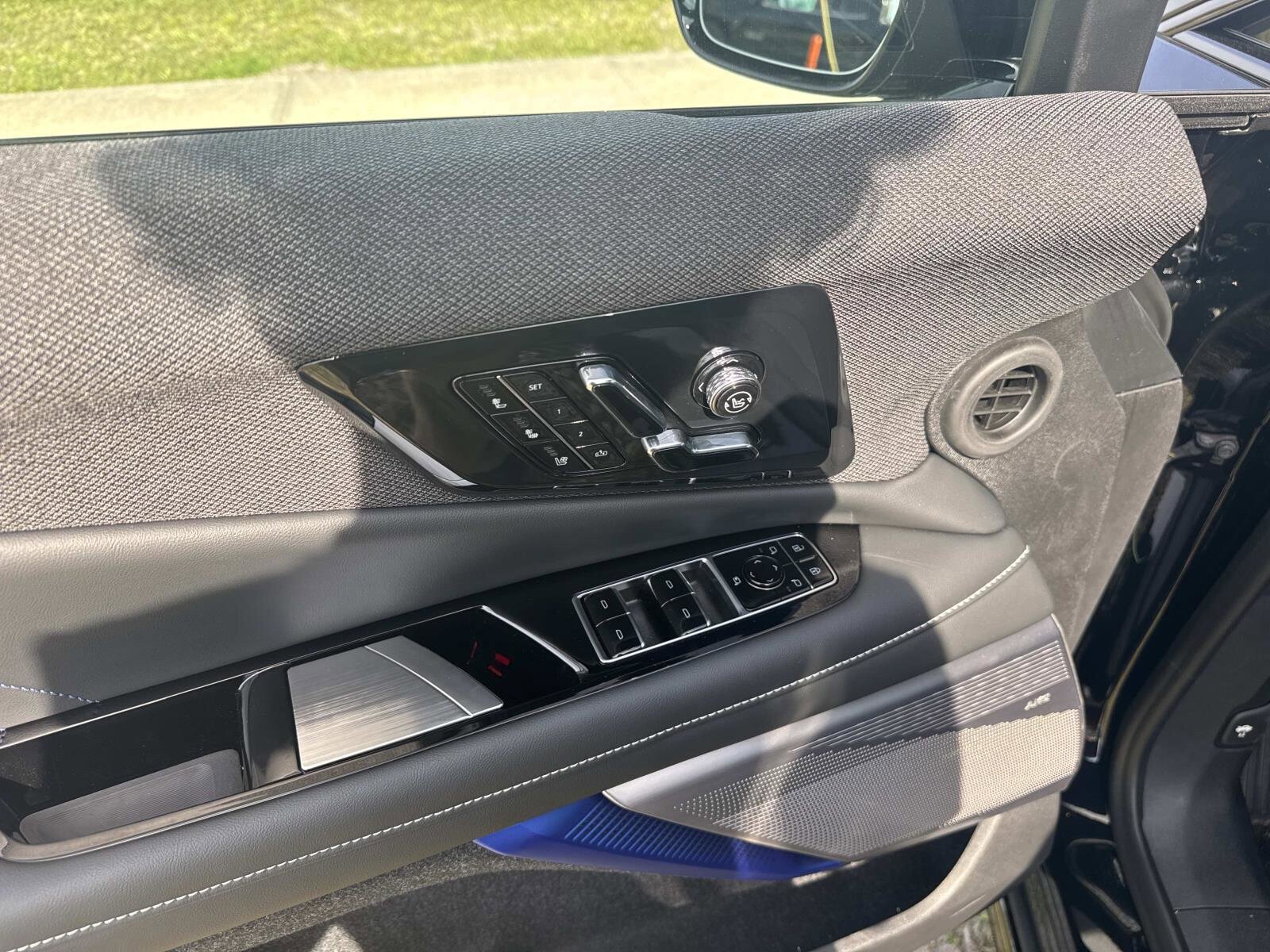 New 2026 Cadillac Optiq V w/ LPO, Floor Liner Package AWD/4WD image 18