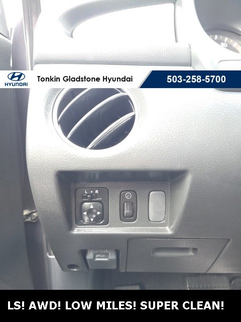 Used 2006 Mitsubishi Outlander LS image 10