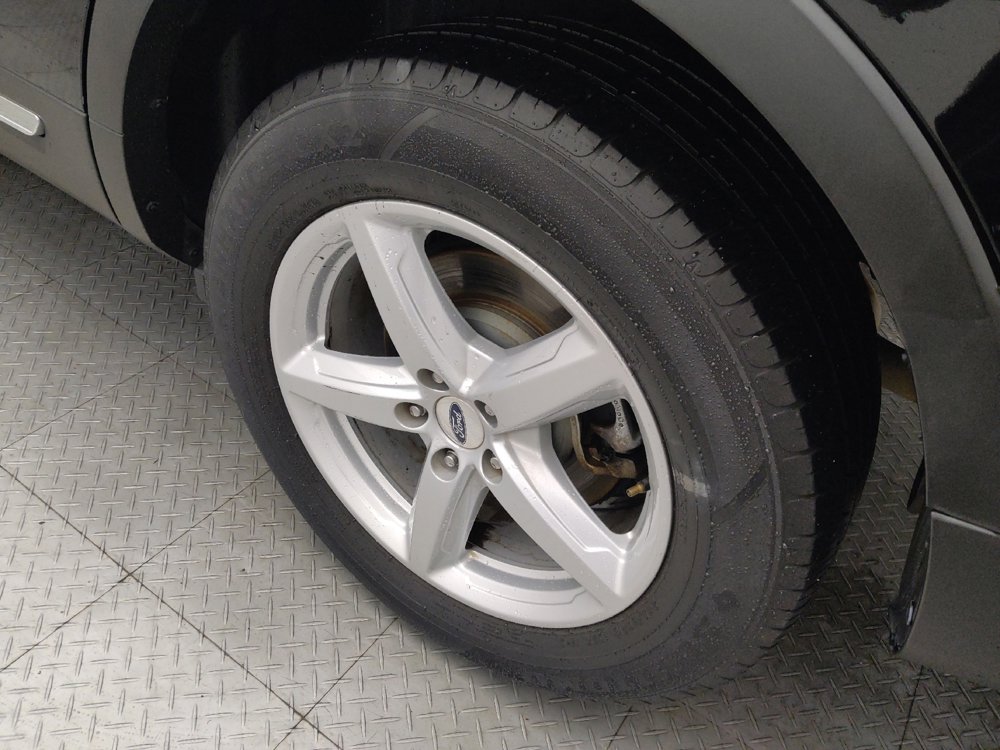 Used 2018 Ford Explorer XLT w/ Equipment Group 201A FWD image 31