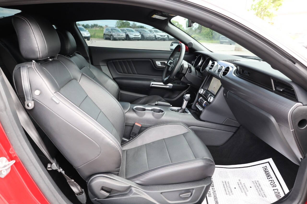 Used 2020 Ford Mustang GT Premium w/ GT Performance Package RWD image 16