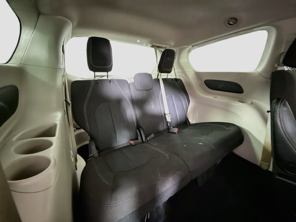 Used 2022 Chrysler Voyager LX FWD image 38