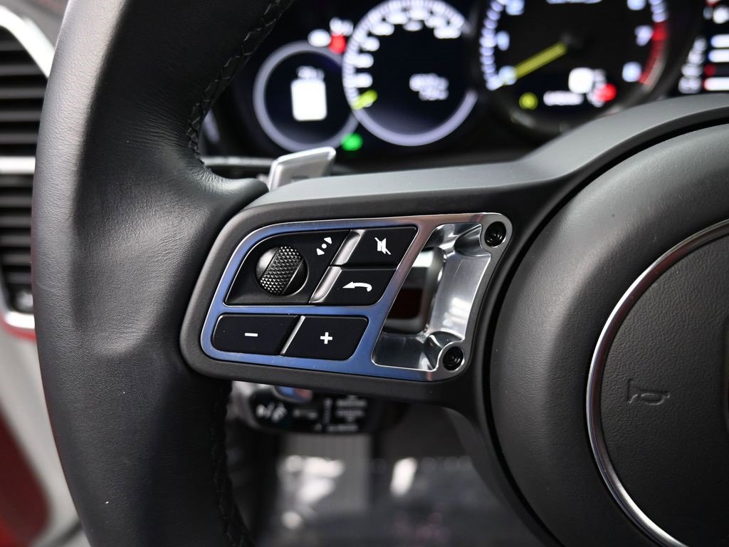 Used 2022 Porsche Cayenne Turbo S image 20