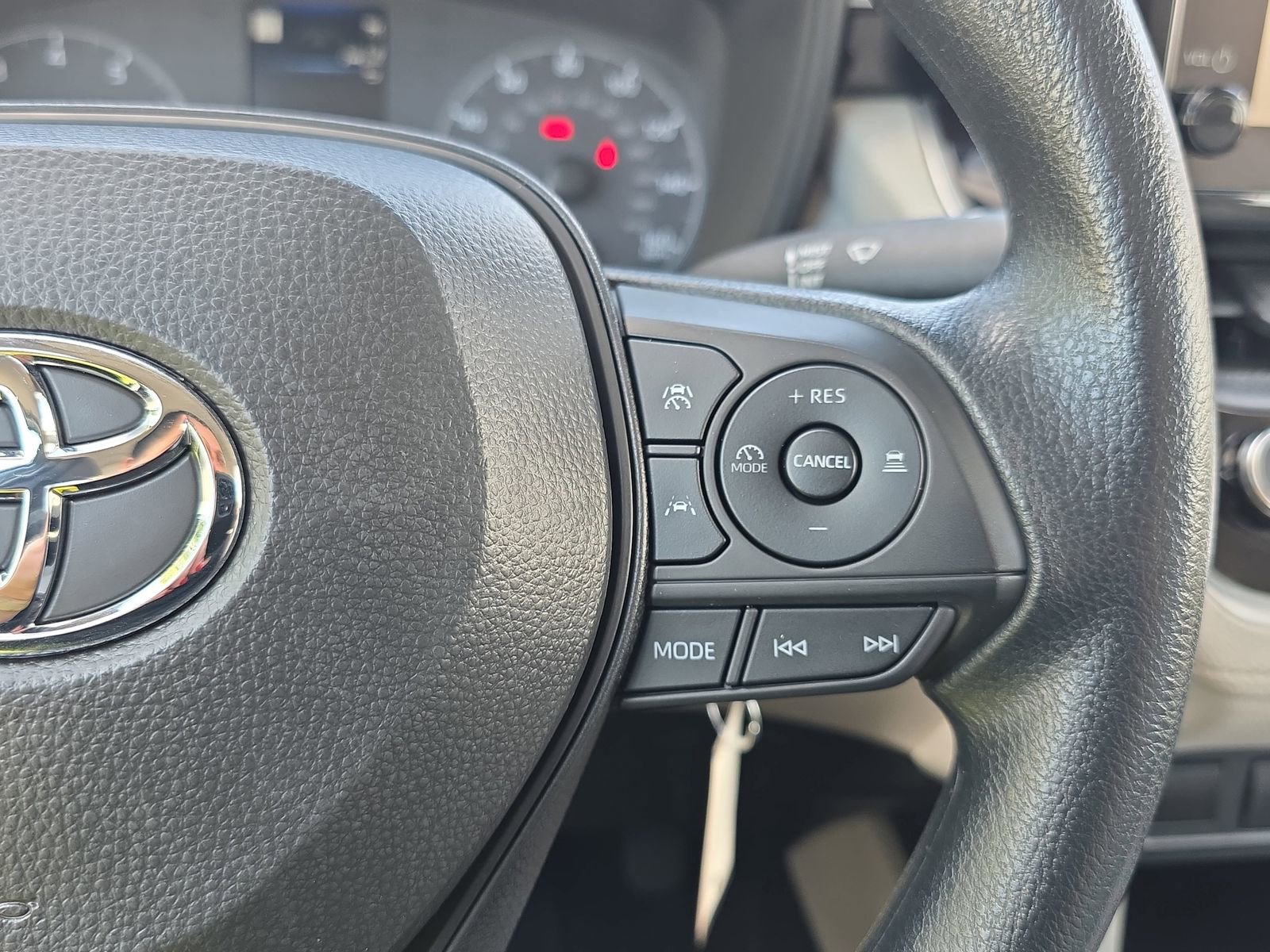 Used 2024 Toyota Corolla Cross L FWD image 17