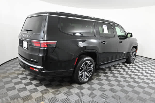 Used 2024 Jeep Wagoneer L Series II w/ Flexible Seating Group image 8