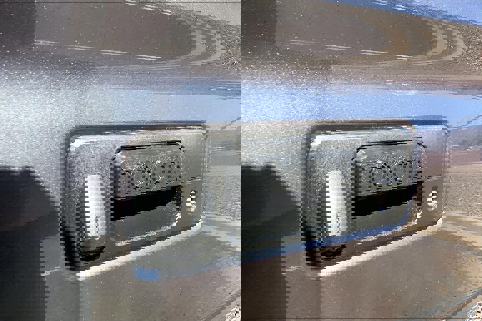 Used 2022 Toyota Tacoma TRD Off-Road image 28