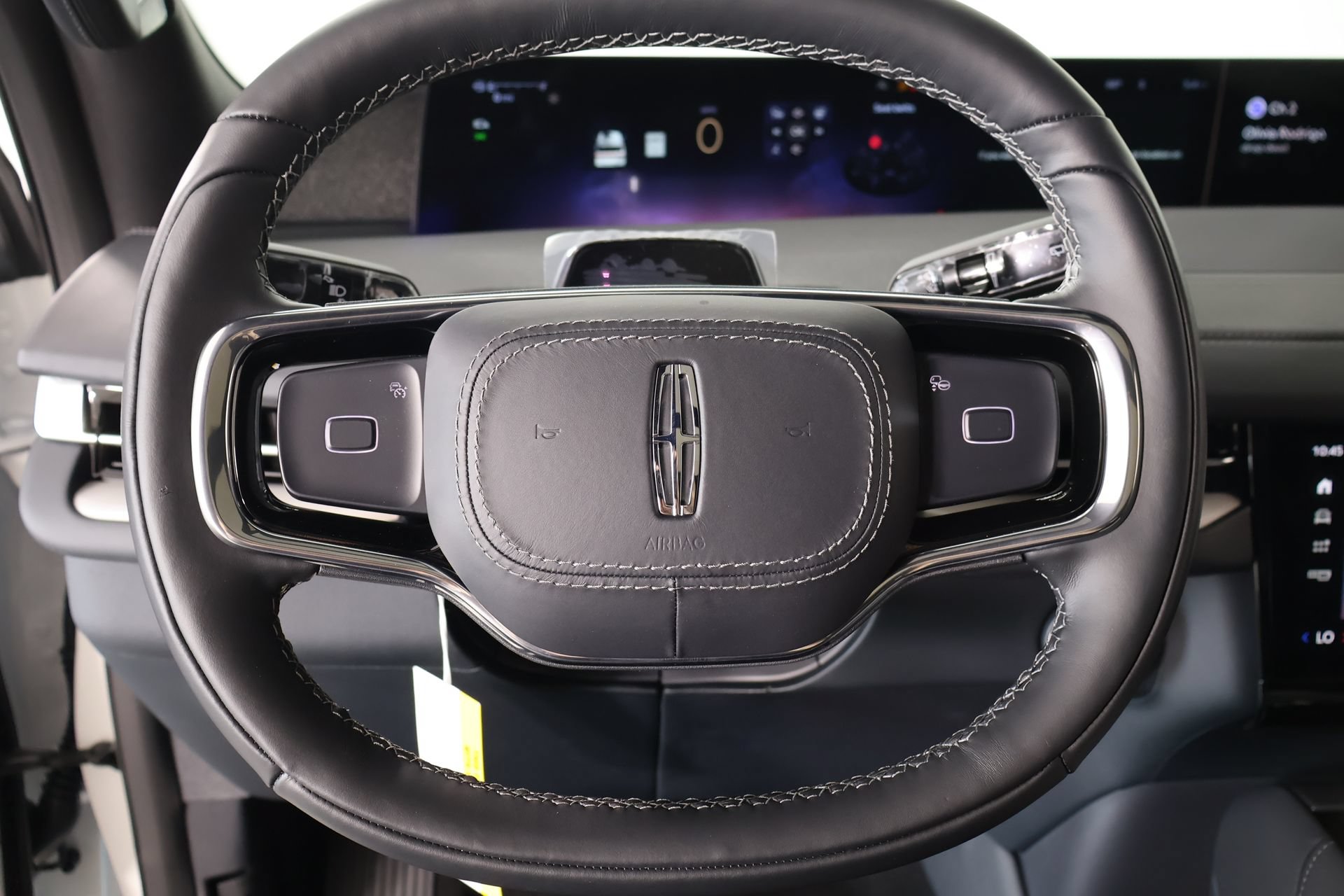 New 2027 Lincoln Navigator Reserve w/ Jet Appearance Package AWD/4WD image 3