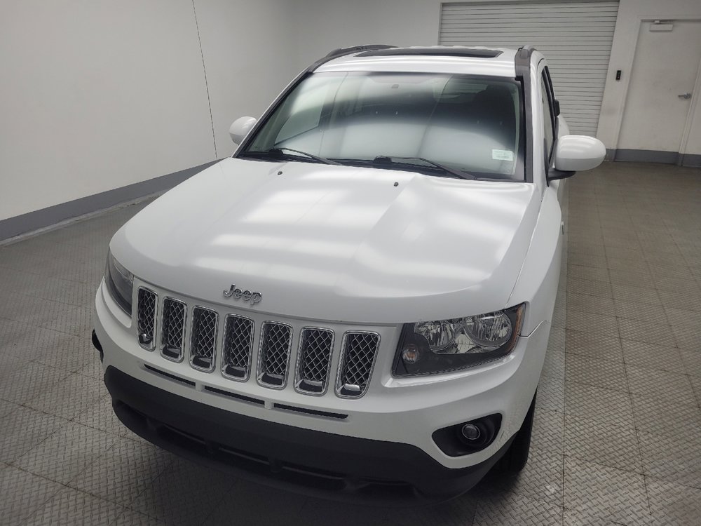 Used 2017 Jeep Compass Latitude w/ Sun/Sound Group AWD/4WD image 15