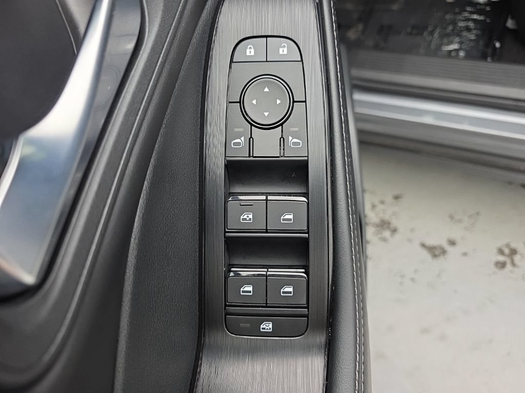 Used 2024 Nissan Rogue SV AWD/4WD image 20