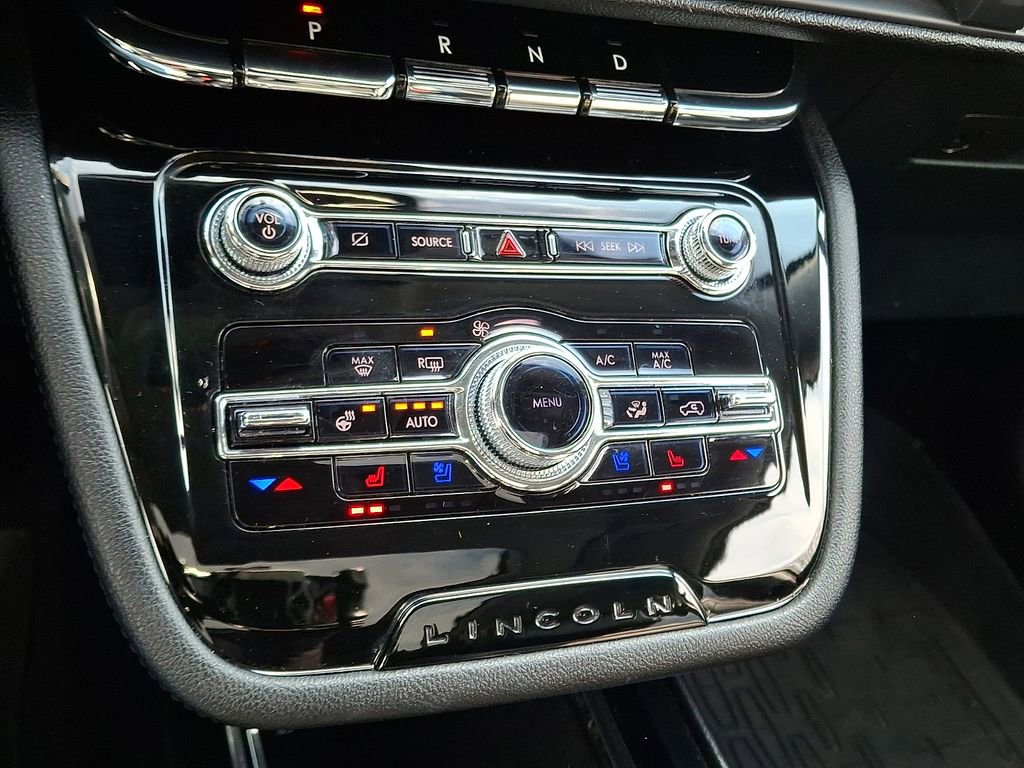 Used 2022 Lincoln Corsair AWD w/ Premium Package image 18