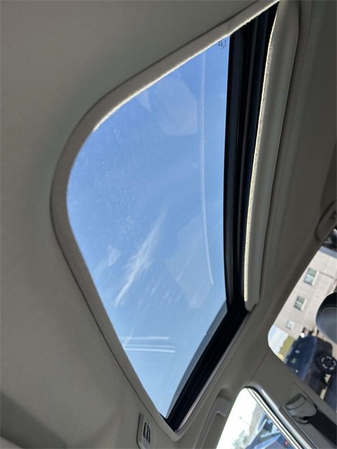 Used 2015 Toyota RAV4 Limited image 27