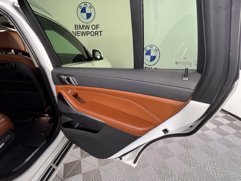 Used 2021 BMW X7 xDrive40i w/ Luxury Seating Package AWD/4WD image 28