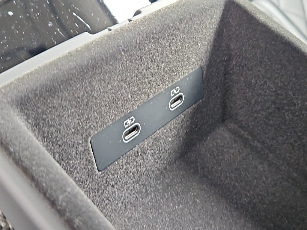 Certified 2023 Audi S8 AWD/4WD image 25
