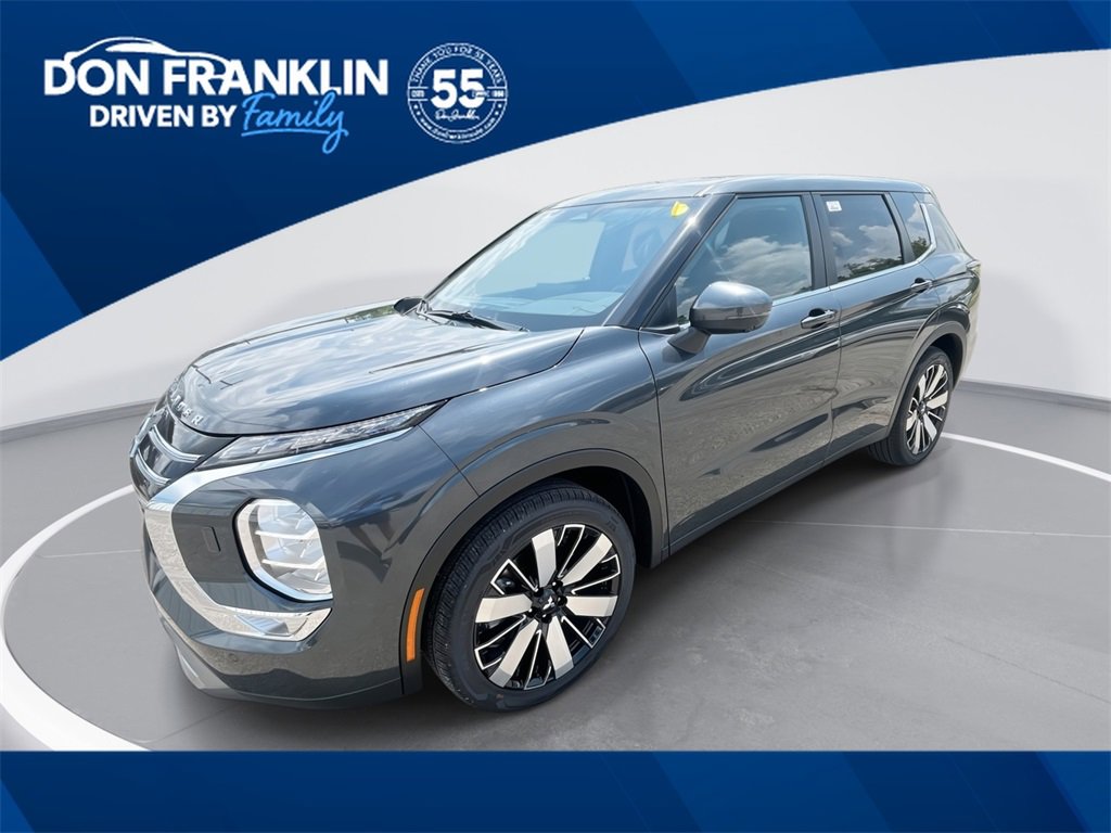 New 2025 Mitsubishi Outlander SE image 1