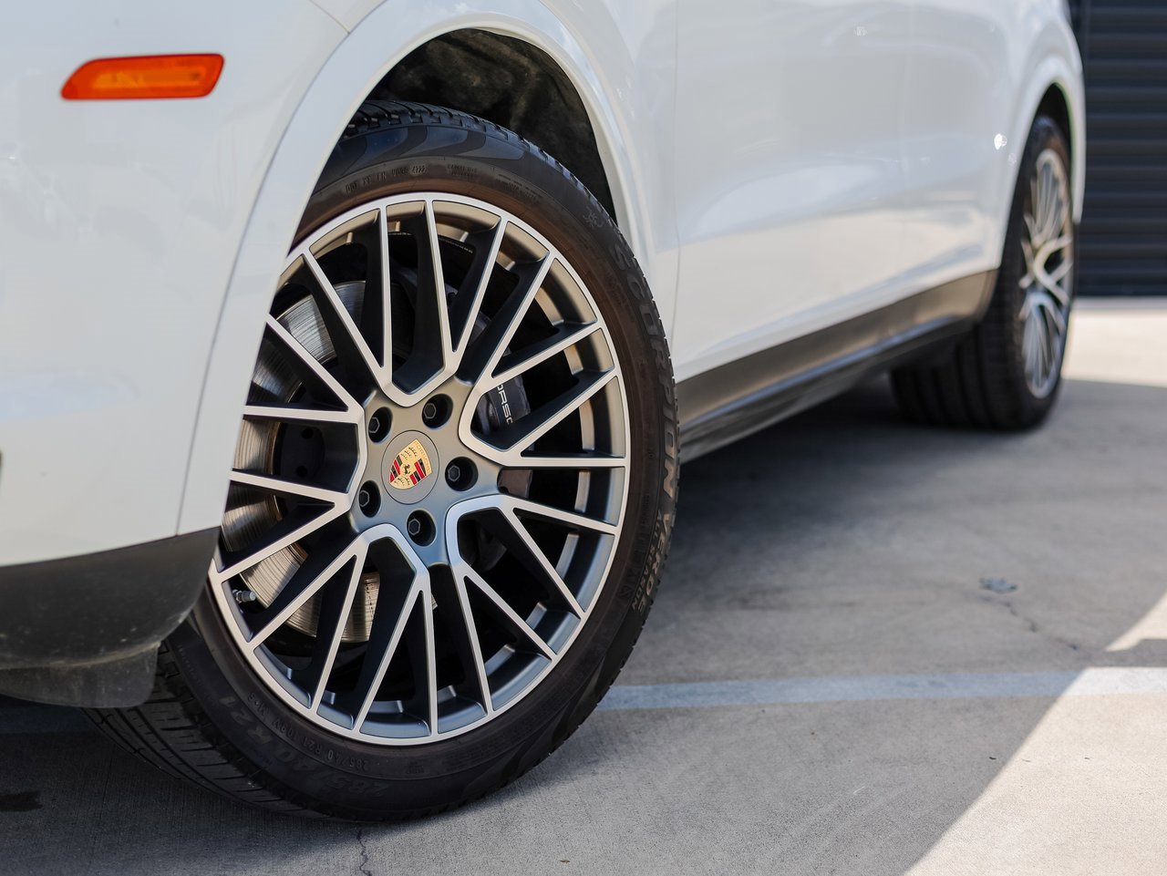 Certified 2023 Porsche Cayenne Platinum Edition image 12