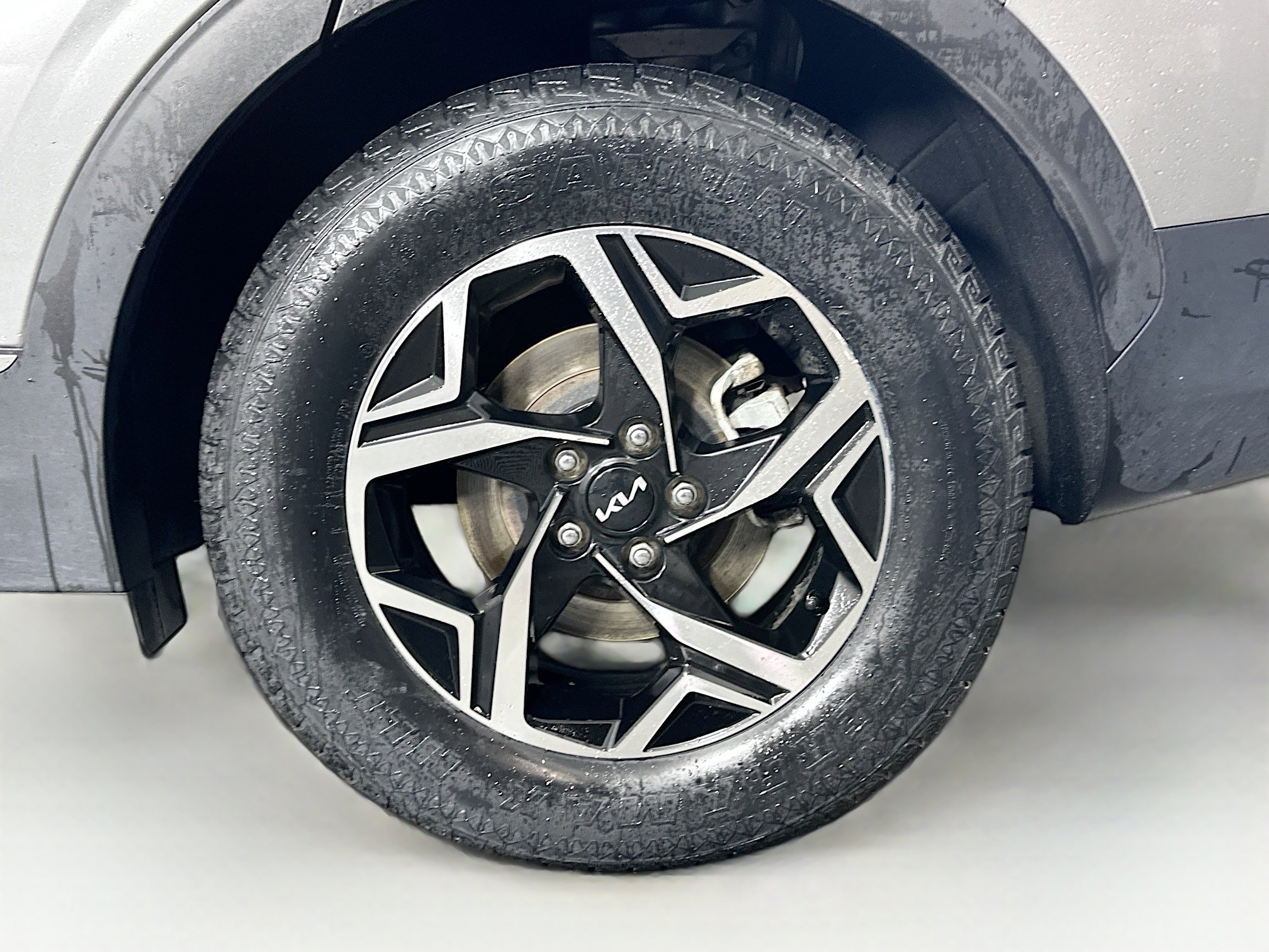 Used 2024 Kia Sportage LX image 11