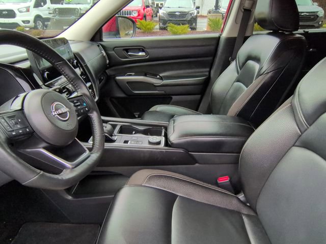 Used 2023 Nissan Pathfinder SL AWD/4WD image 27