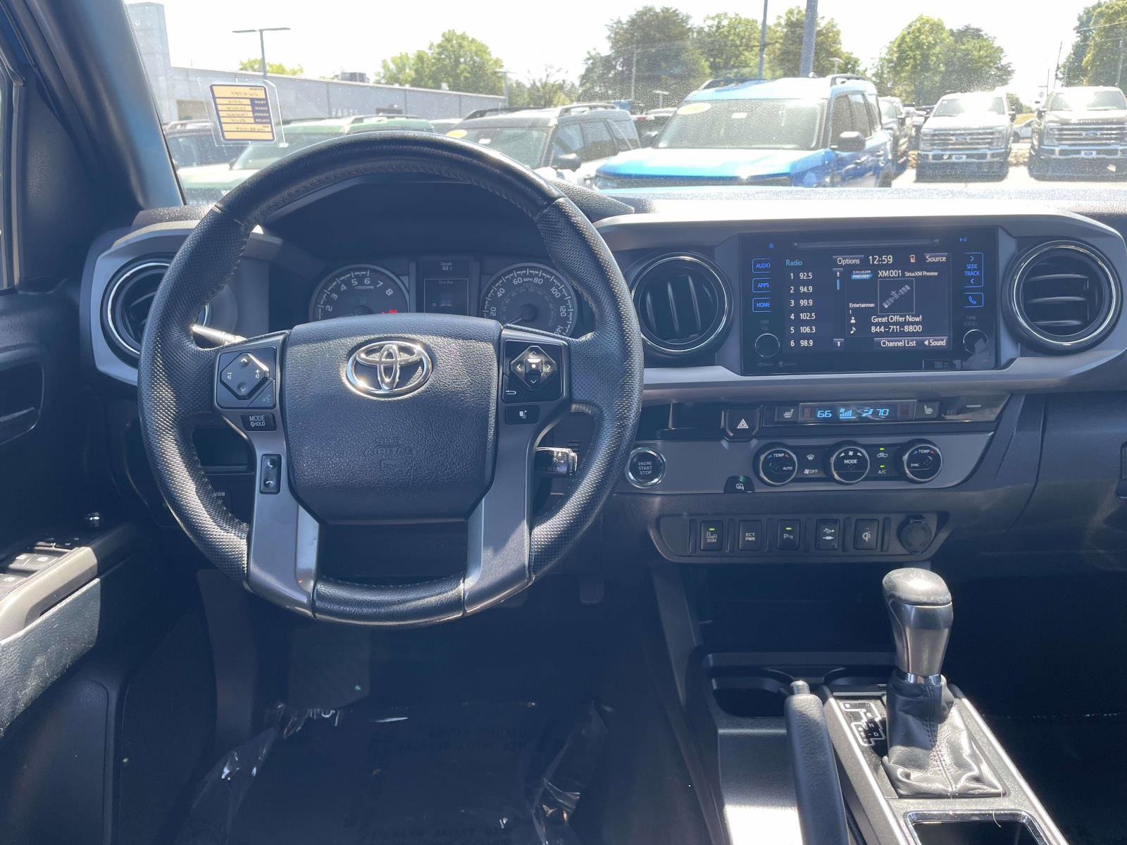 Used 2016 Toyota Tacoma TRD Sport w/ Premium & Technology Package RWD image 9