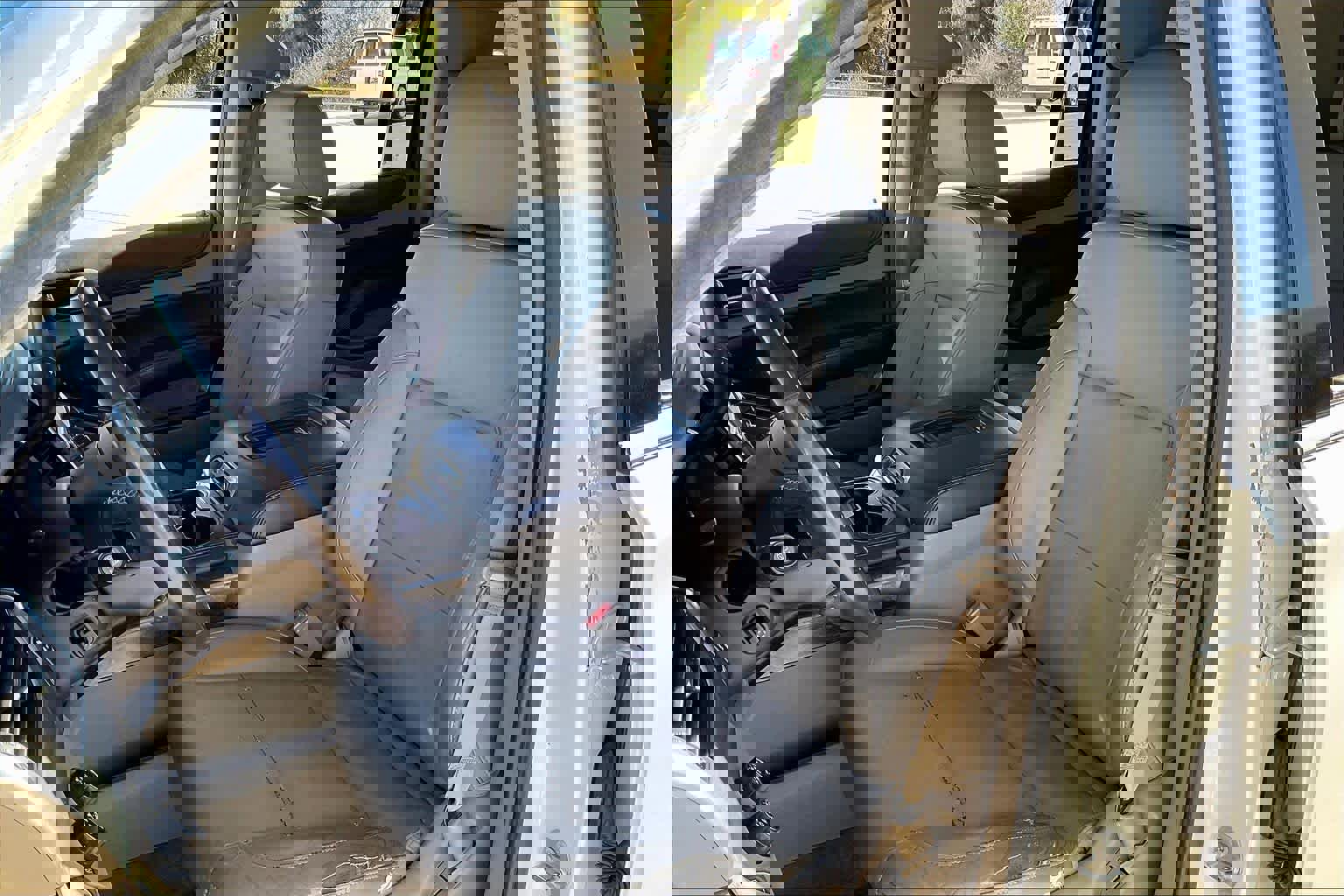 Used 2015 Chevrolet Suburban LT image 8