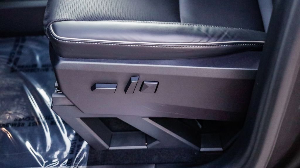 Used 2024 Tesla Cybertruck AWD Crew Cab image 26