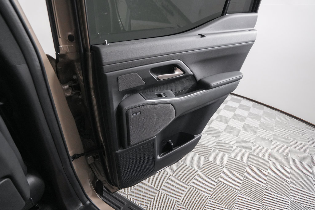 Used 2024 Lexus GX 550 AWD/4WD image 17