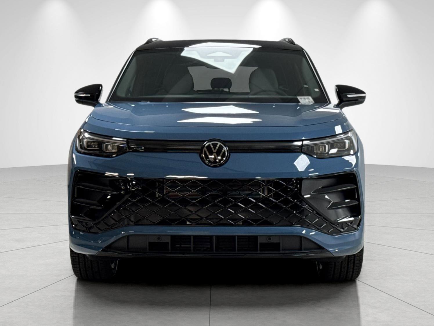 New 2026 Volkswagen Tiguan SE R-Line AWD/4WD image 8