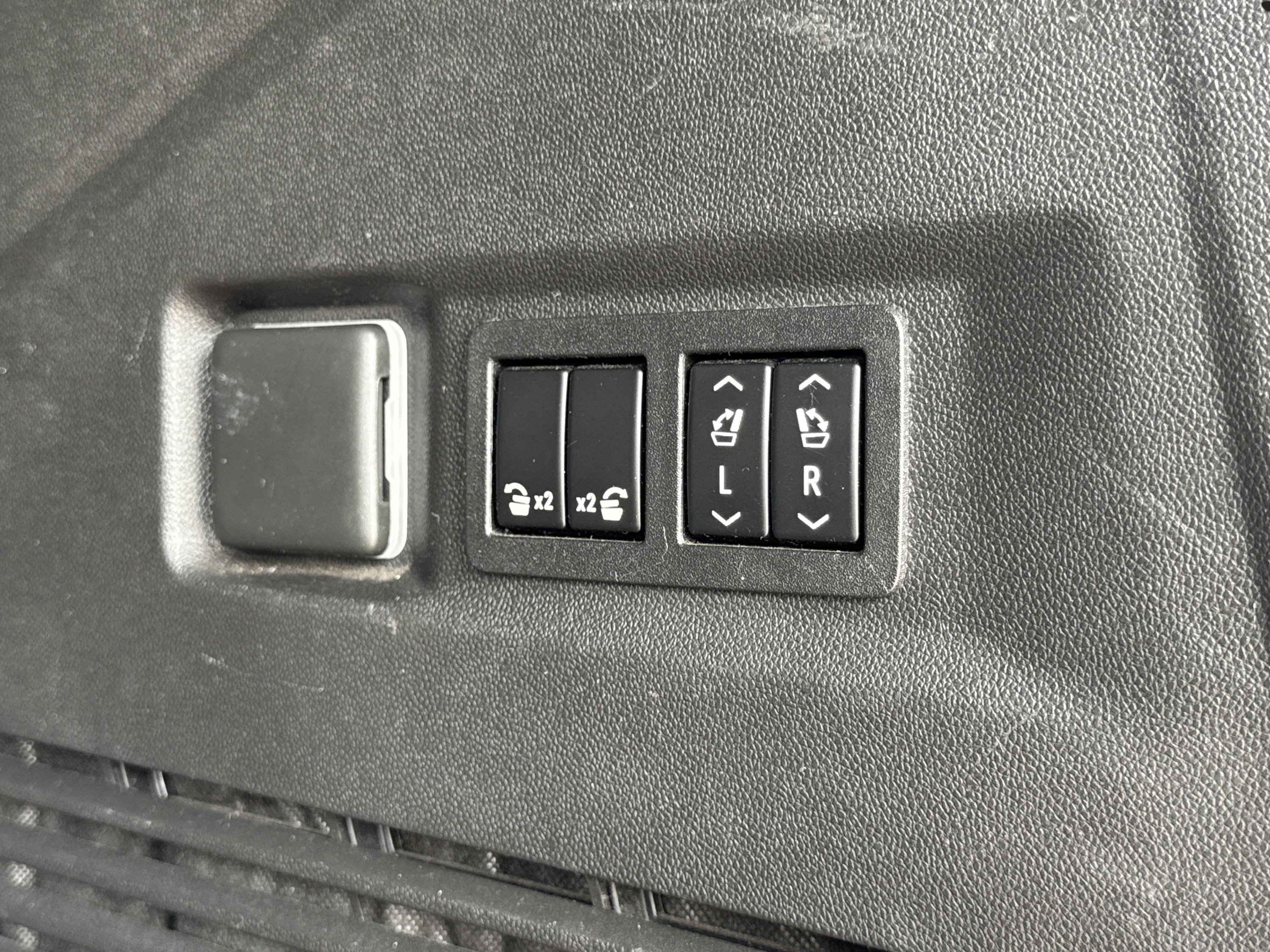 Used 2022 GMC Yukon Denali image 54