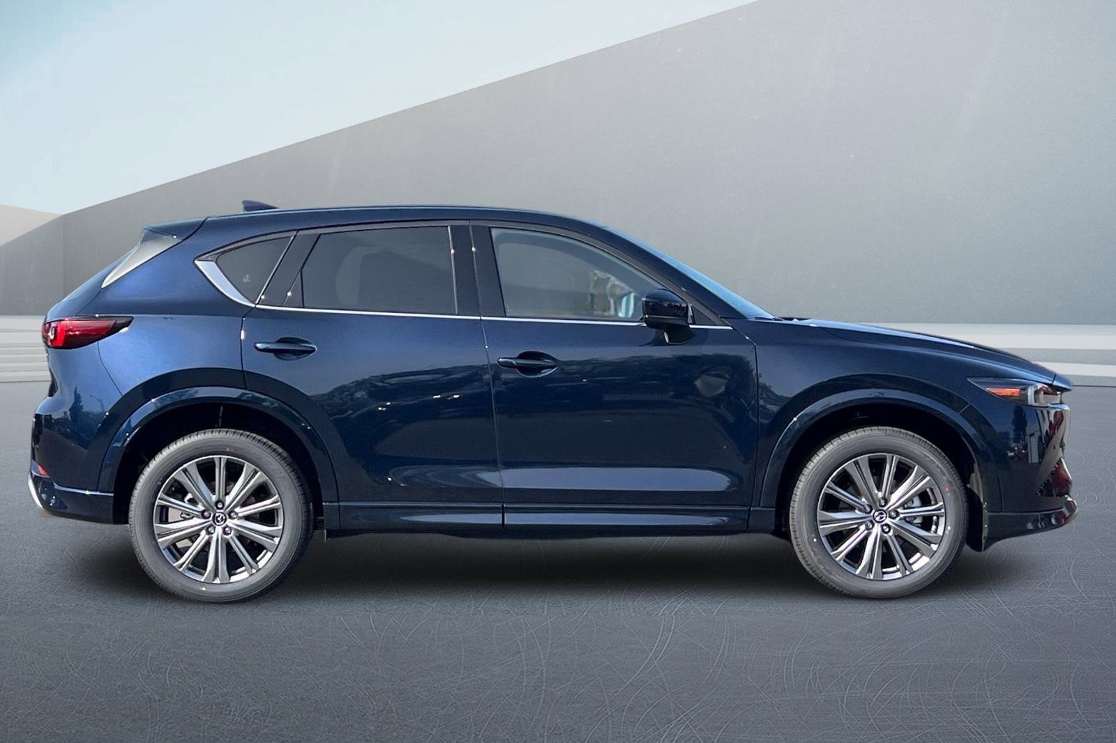 New 2025 MAZDA CX-5 Signature image 2