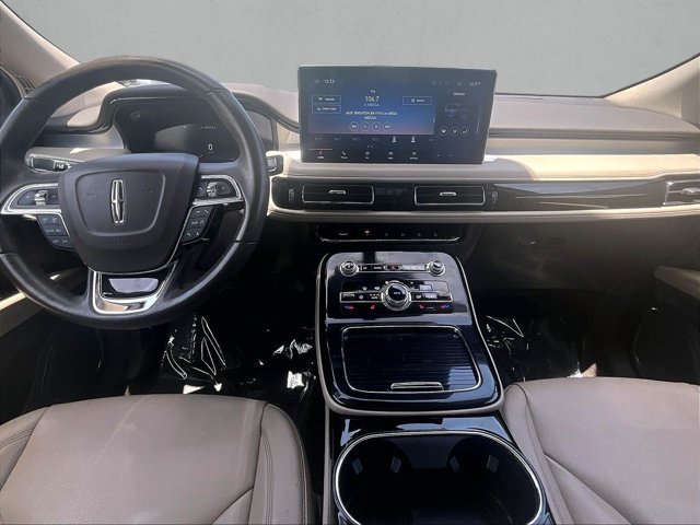 Used 2023 Lincoln Nautilus FWD image 16
